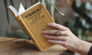 Numerologia 5 i 7: jak te liczby kształtują twoją osobowość i relacje