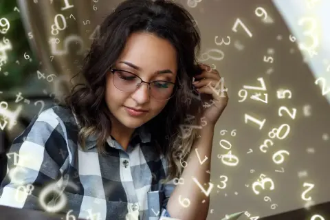 Numerologia 8: Cechy, mocne strony i relacje osób urodzonych pod tą liczbą